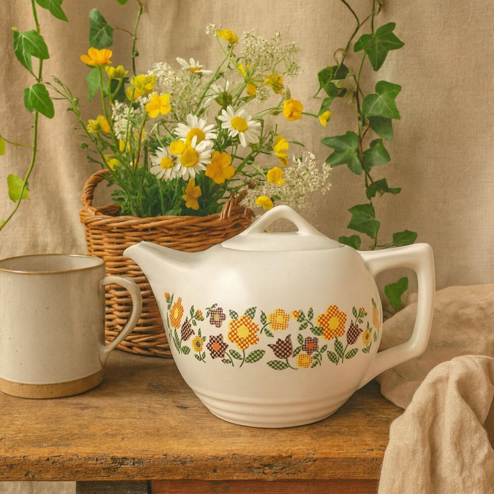 McCoy Pottery Teapot Vintage 70s Gingham Flowers Cottagecore Farmcore # 140 USA